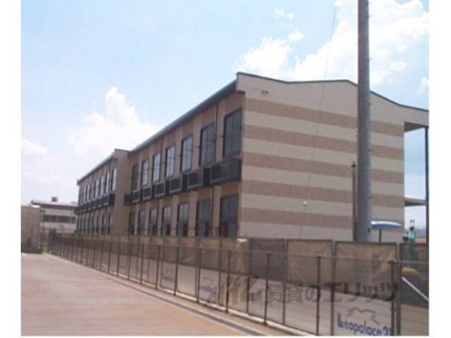 レオパレスメゾンエトワール桂南外観写真1