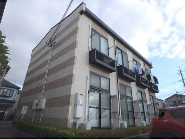 レオパレスセレーノ外観写真1