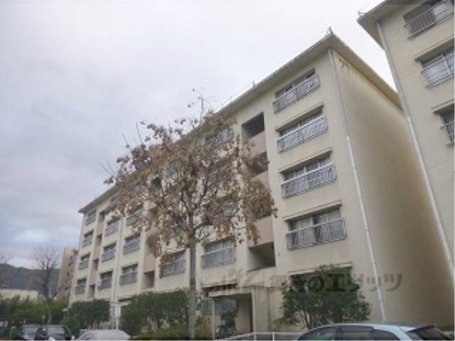 醍醐石田団地27棟外観写真1