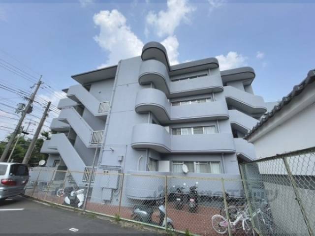 ホワイトエステート外観写真2