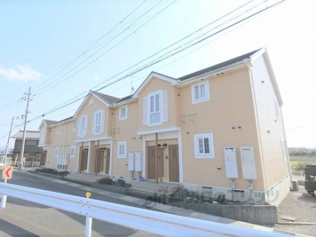 メゾン・ド・アルベルアルト外観写真1