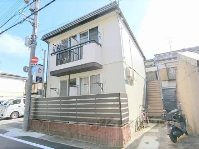 ヴィラ・ブルーエＡ外観写真1