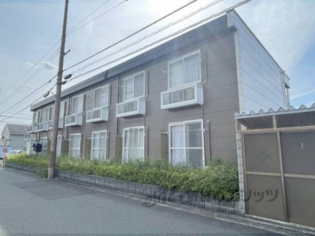 レオパレスセジュール外観写真1