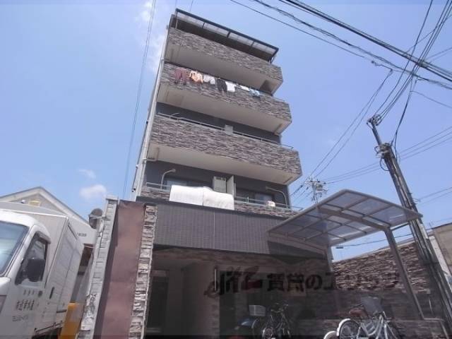 メイゾン六波羅外観写真1