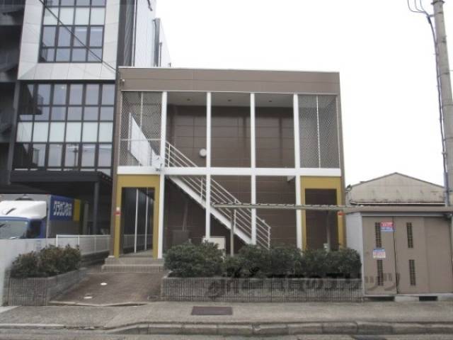 レオパレスROYAL COURT外観写真2