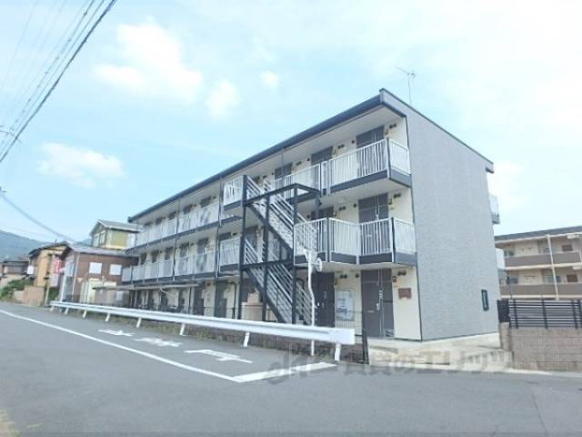 レオパレスファーデン西金ヶ崎外観写真1