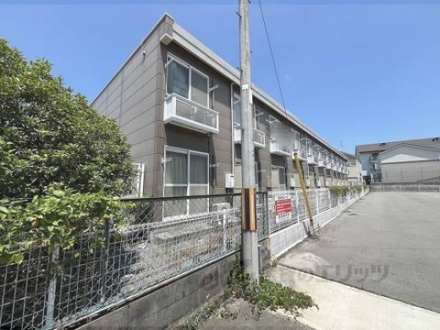 レオパレスフォーティウィンクス外観写真1