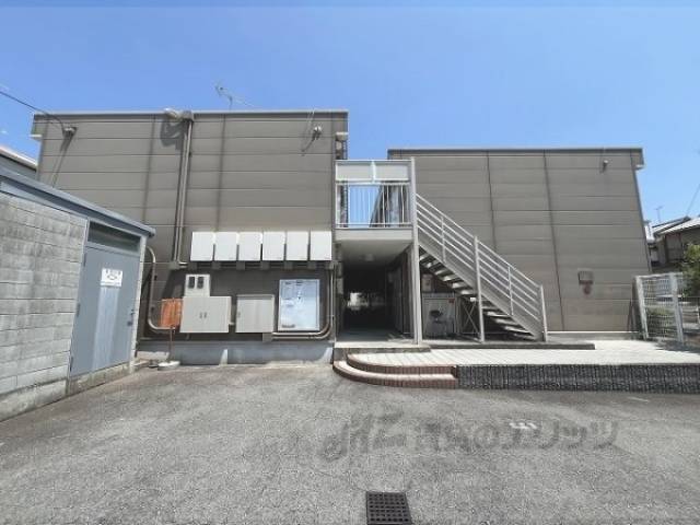 レオパレスフォーティウィンクス外観写真3