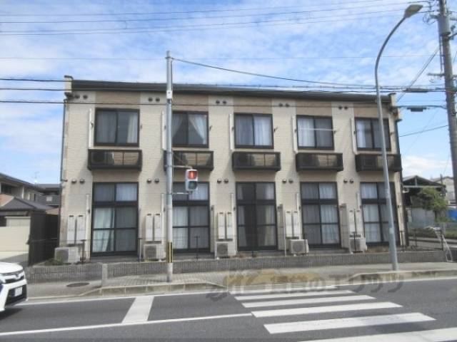 レオパレスアクシス外観写真3