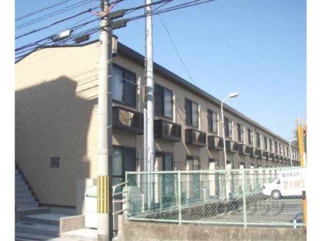 レオパレスサンクエトワール外観写真1