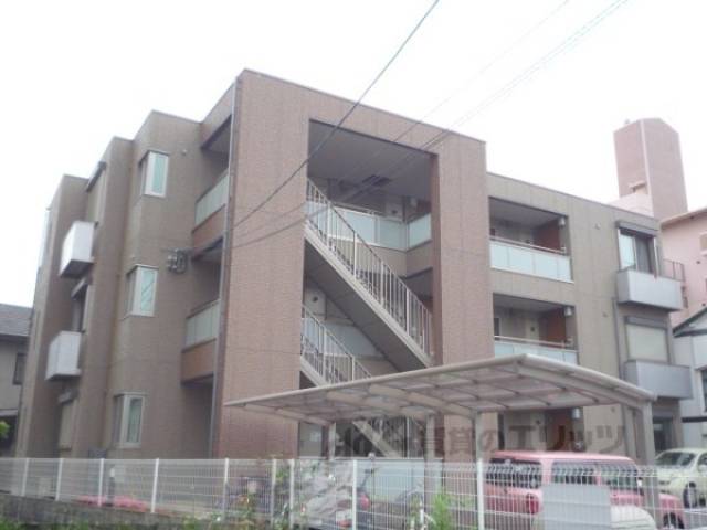 シャーメゾン嵯峨外観写真1