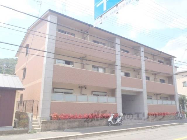 キャトルセゾン嵐山外観写真1