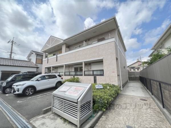 048880の外観写真