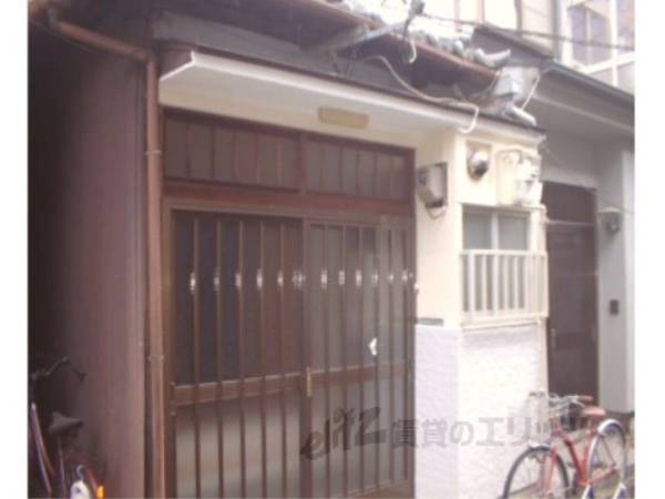 049761の外観写真