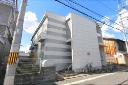 レオパレス万里小路外観写真