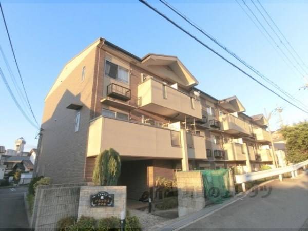 051137の外観写真