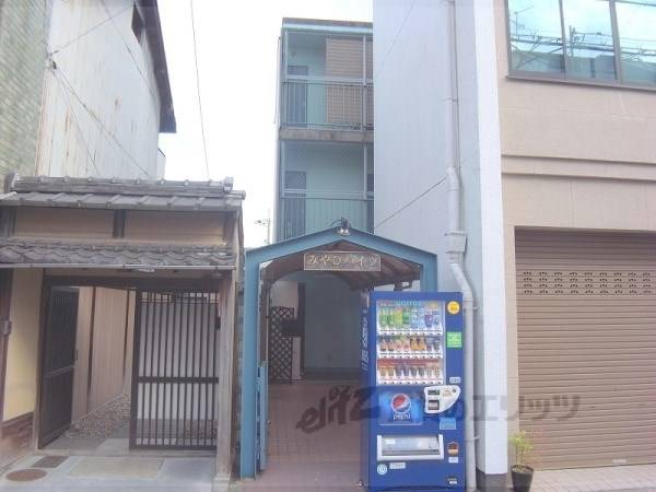 051152の外観写真