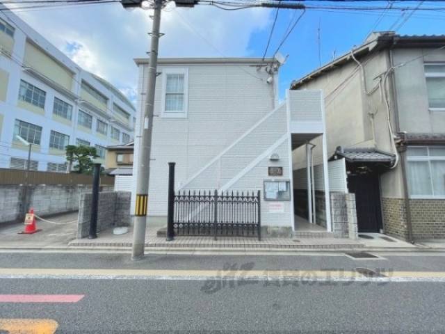 レオパレスナカイ外観写真2