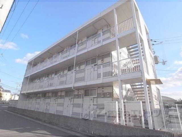 レオパレスボヌール外観写真3