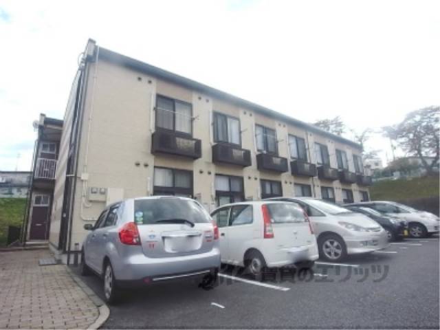 レオパレスひつじ雲外観写真3