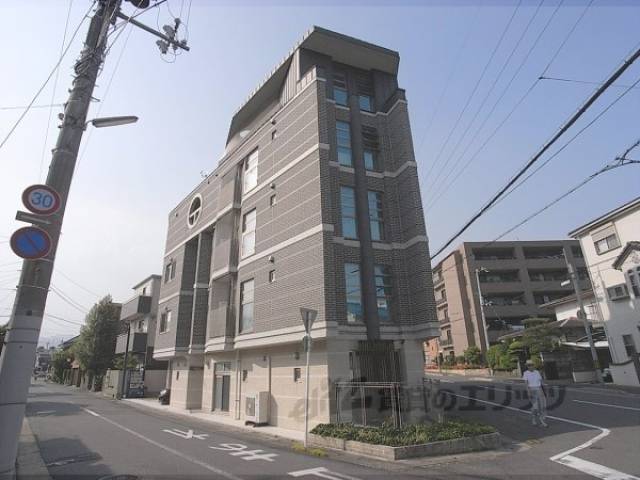 プライムコート北山通外観写真1