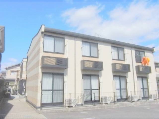 レオパレス石山外観写真1