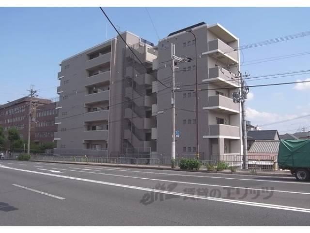 イクスピリオド五条外観写真1
