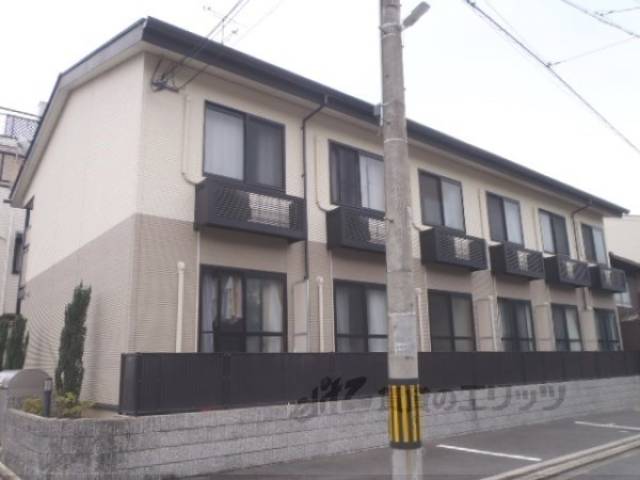 レオパレスウエスト１外観写真3