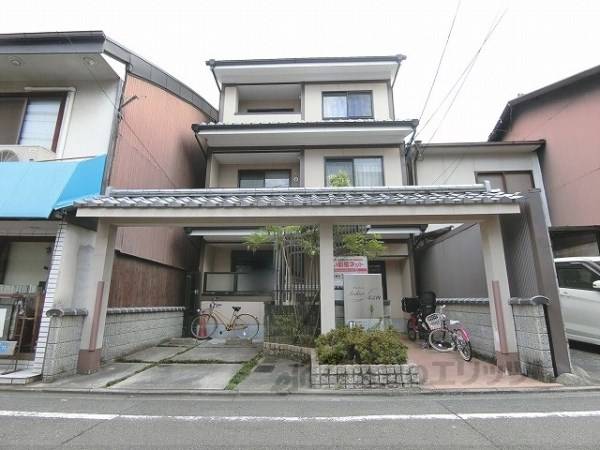 054786の外観写真