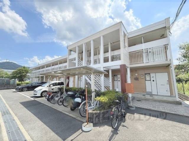 レオパレスルミエール外観写真1