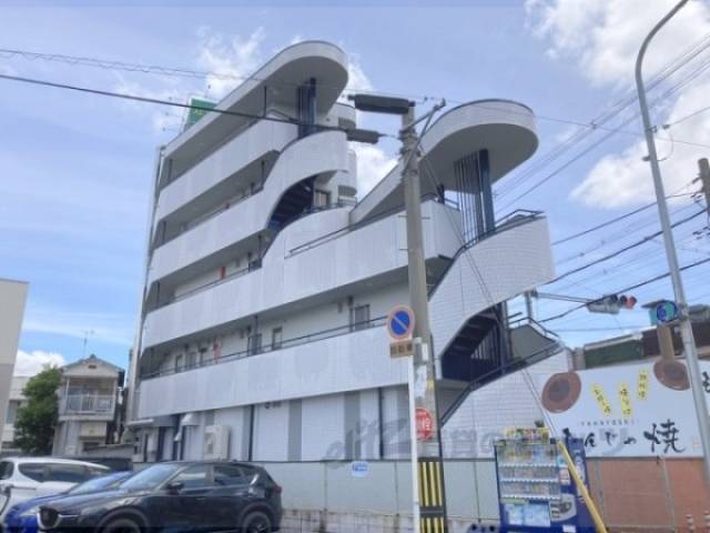 シャンテー招提外観写真3