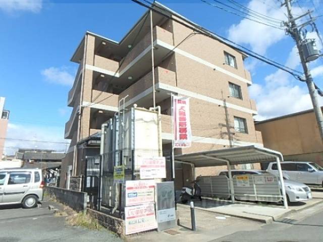 ベリエ太秦外観写真1
