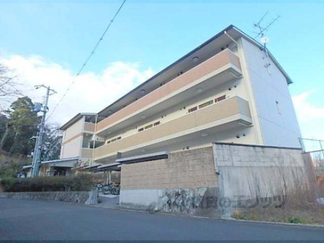 ホワイトハイムＫＡＧＡＭＩＩＳＨＩ外観写真2