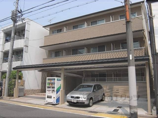 カーサ成逸外観写真1