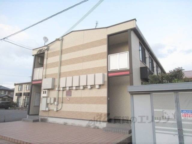 レオパレスなつみ外観写真2