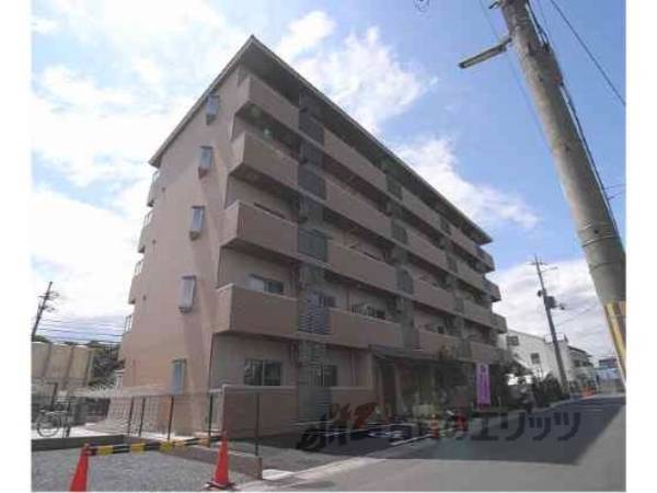 057021の外観写真