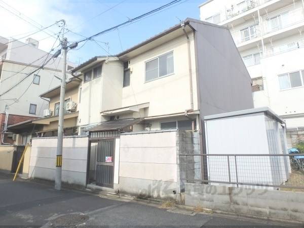 057111の外観写真