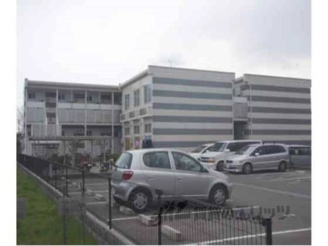 レオパレスシルフィード郡津外観写真1