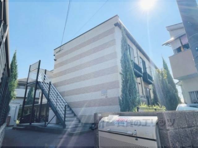 レオパレスＲｅｖｅｕｅｒ外観写真1