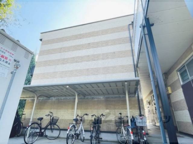 レオパレスＲｅｖｅｕｅｒ外観写真3