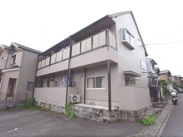 ハイツ里外観写真1