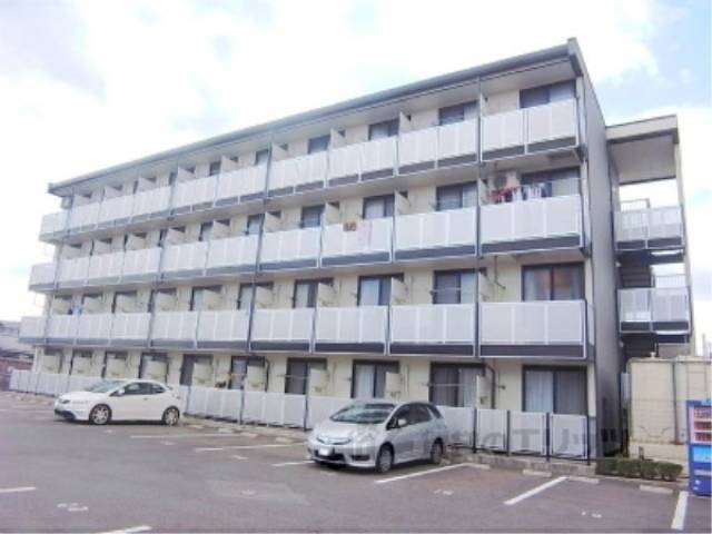 レオパレスプレズント外観写真1