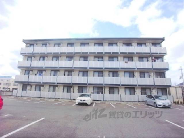 レオパレスプレズント外観写真2