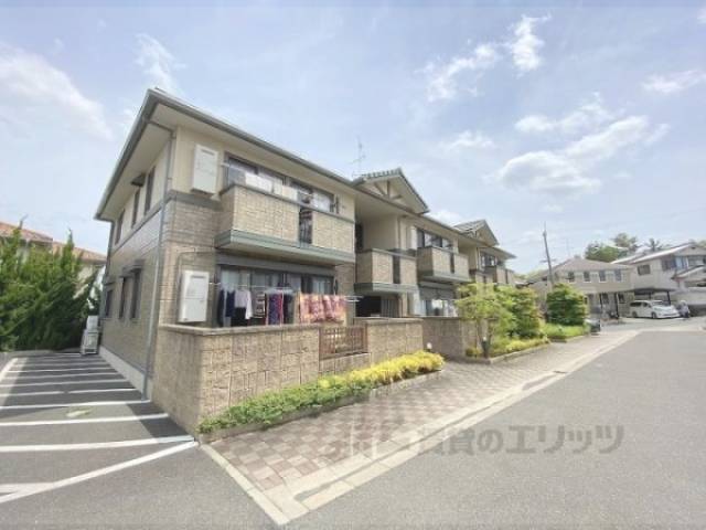 エストコリーヌ　２番館外観写真1
