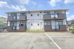 ファミール中Ｂ棟外観写真