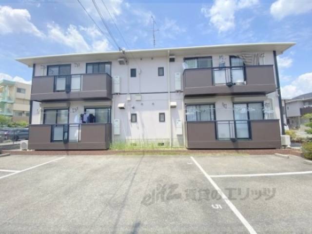 ファミール中Ｂ棟外観写真1