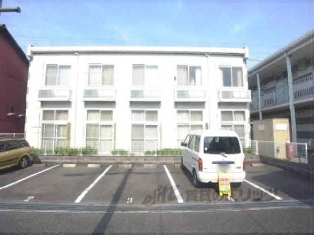 レオパレスすみれ外観写真2