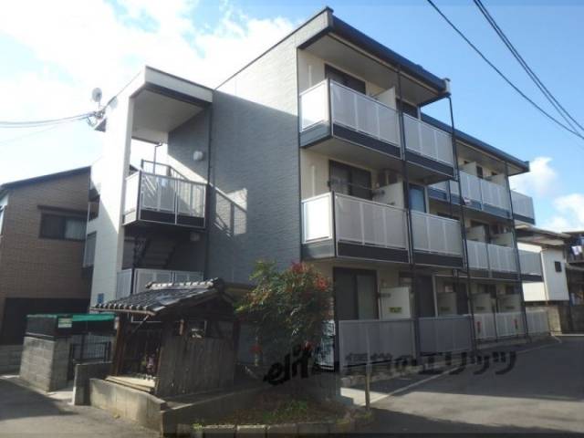 レオパレス前田外観写真1