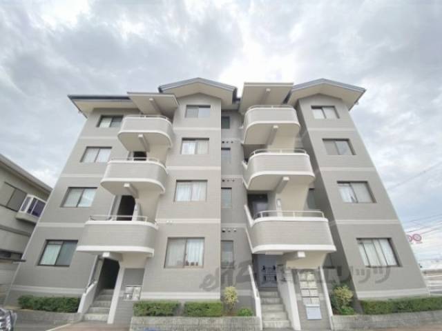 フロンティ枚方公園外観写真2