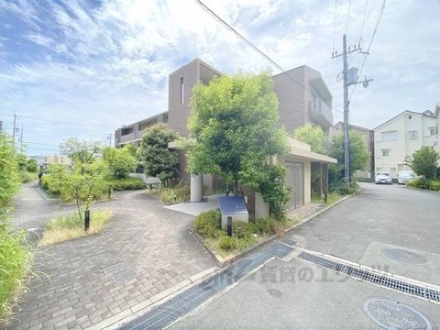 プレザント枚方外観写真1